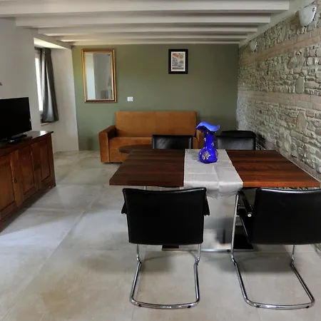 Borgo Stanzano Ξενοδοχείο με διαμερίσματα