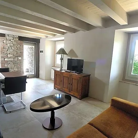 Borgo Stanzano Ξενοδοχείο με διαμερίσματα 3*