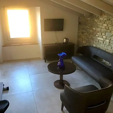 Borgo Stanzano Ξενοδοχείο με διαμερίσματα